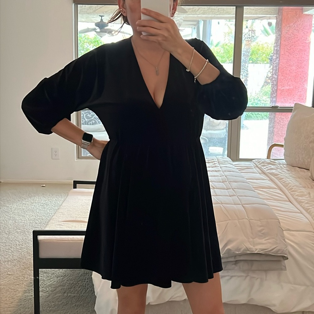 V-Neck Black Mini Dress with Three-Quarter Sleeves